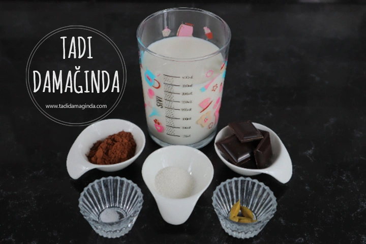 Kakuleli Sıcak Çikolata