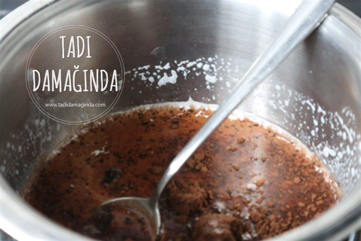 Kakuleli Sıcak Çikolata