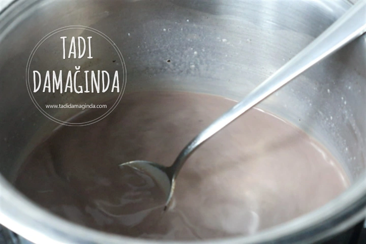 Kakuleli Sıcak Çikolata