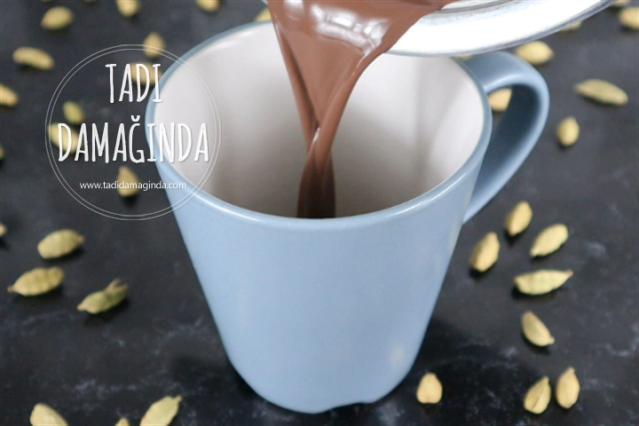 Kakuleli Sıcak Çikolata