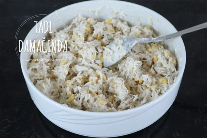 Yoğurtlu Tavuk Salatası (Yalancı Çerkez Tavuğu)