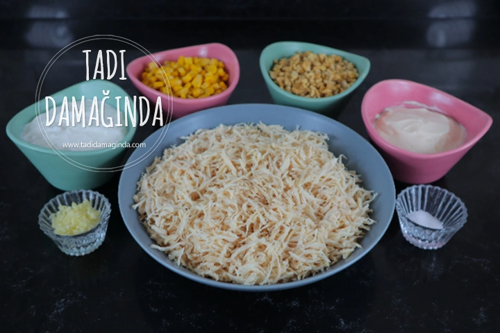 Yoğurtlu Tavuk Salatası (Yalancı Çerkez Tavuğu)