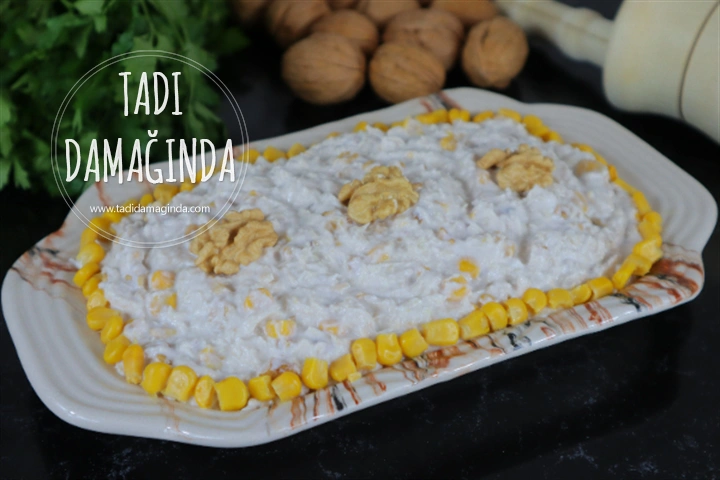 Yoğurtlu Tavuk Salatası (Yalancı Çerkez Tavuğu)