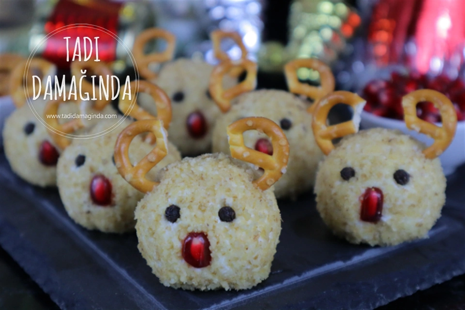 Yılbaşına Özel Ren Geyiği Şeklinde Peynir Topları