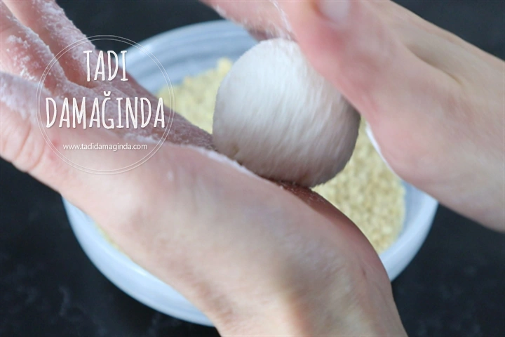 Yılbaşına Özel Ren Geyiği Şeklinde Peynir Topları