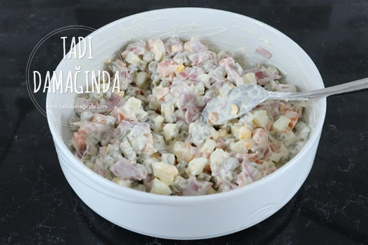 Rus Salatası (Olivier Salad)