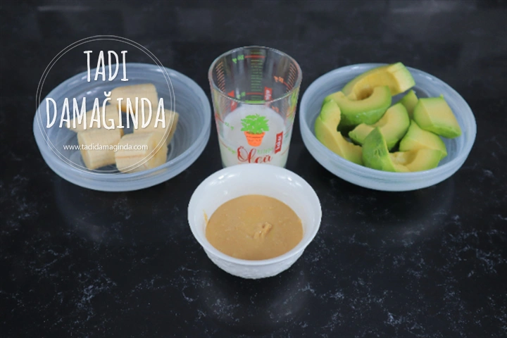 Pişmeyen Fıstık Ezmeli Avokado Puding (Glütensiz Şekersiz Vegan)