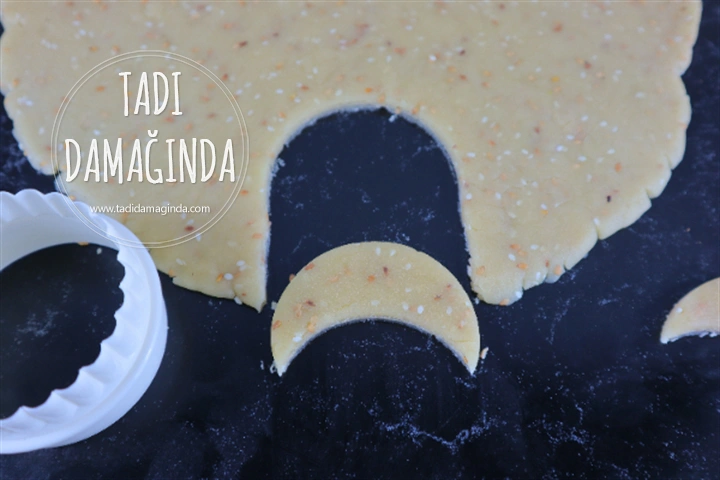 Susamlı Ay Kurabiye