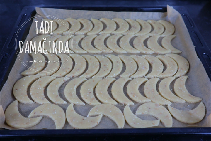 Susamlı Ay Kurabiye