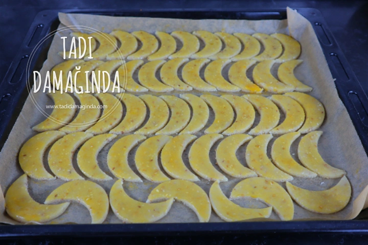 Susamlı Ay Kurabiye