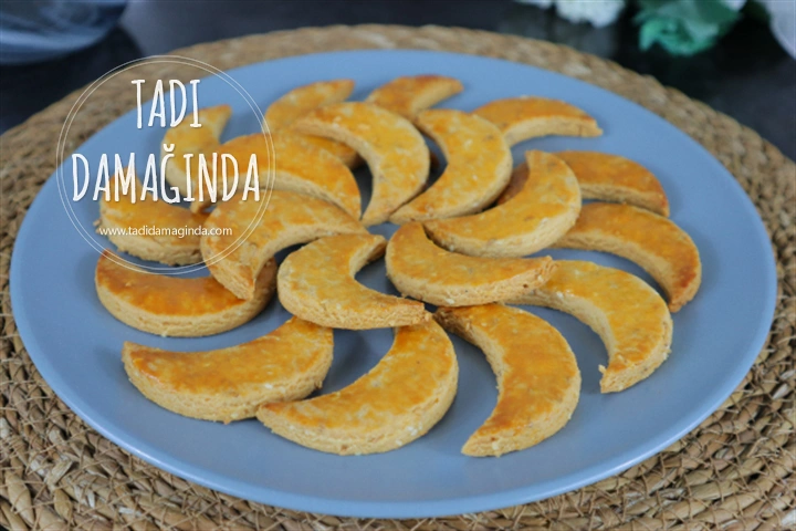 Susamlı Ay Kurabiye