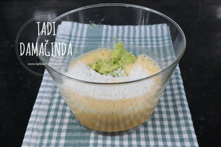 Unsuz Glütensiz Avokadolu Ekmek