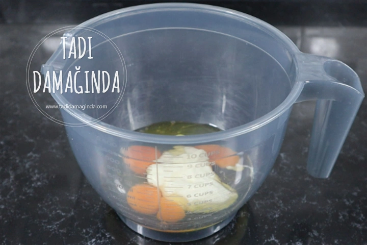 Zeytinli Peynirli ve Kekikli Glütensiz Yulaf Kek