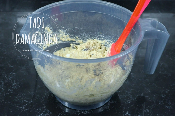 Zeytinli Peynirli ve Kekikli Glütensiz Yulaf Kek