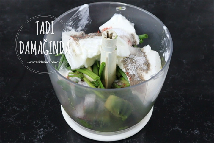 Yoğurtlu Avokado Soslu Makarna