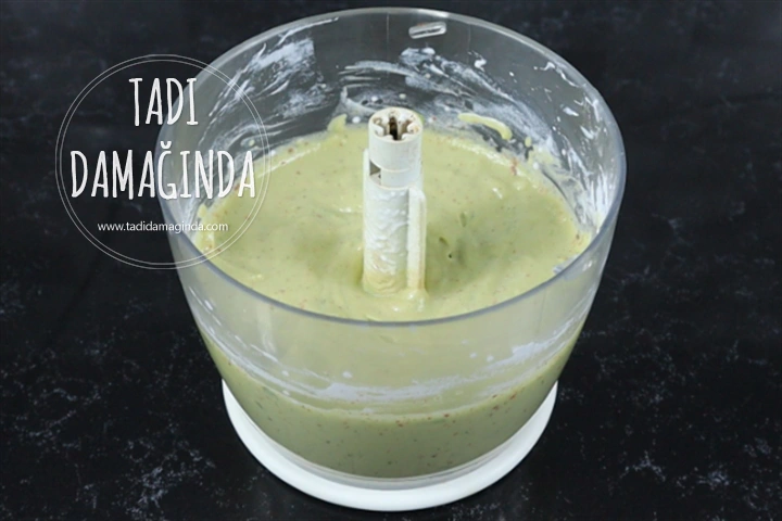 Yoğurtlu Avokado Soslu Makarna