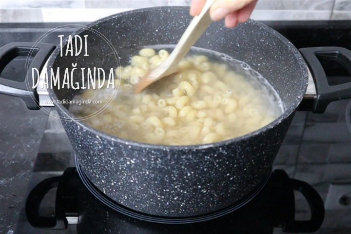 Yoğurtlu Avokado Soslu Makarna