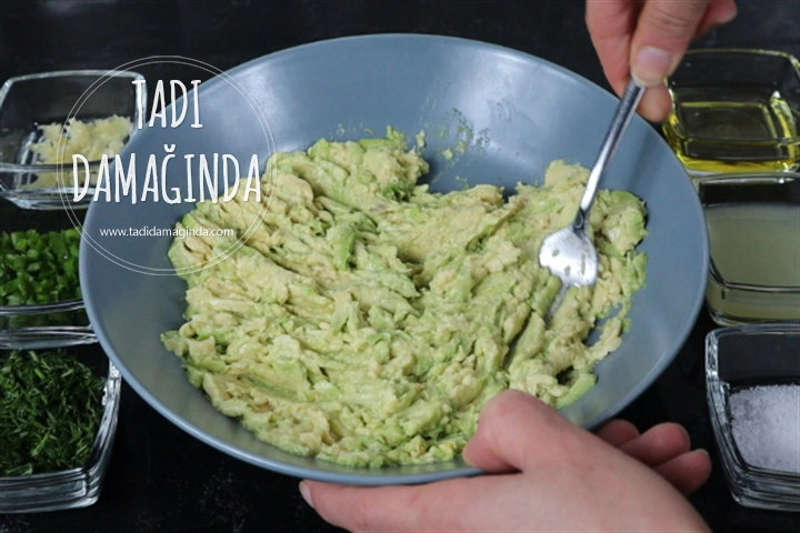 Soğanlı Dereotlu Avokado