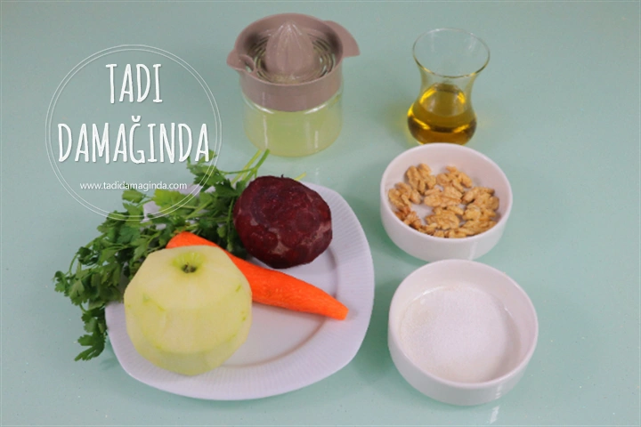 Ekşi Elmalı Havuçlu Pancar Salatası