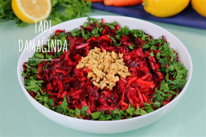 Ekşi Elmalı Havuçlu Pancar Salatası