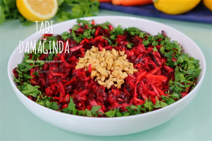 Ekşi Elmalı Havuçlu Pancar Salatası