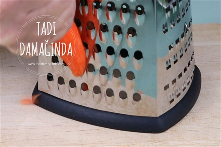 Ekşi Elmalı Havuçlu Pancar Salatası