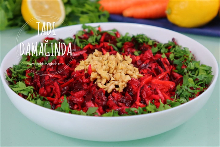 Ekşi Elmalı Havuçlu Pancar Salatası