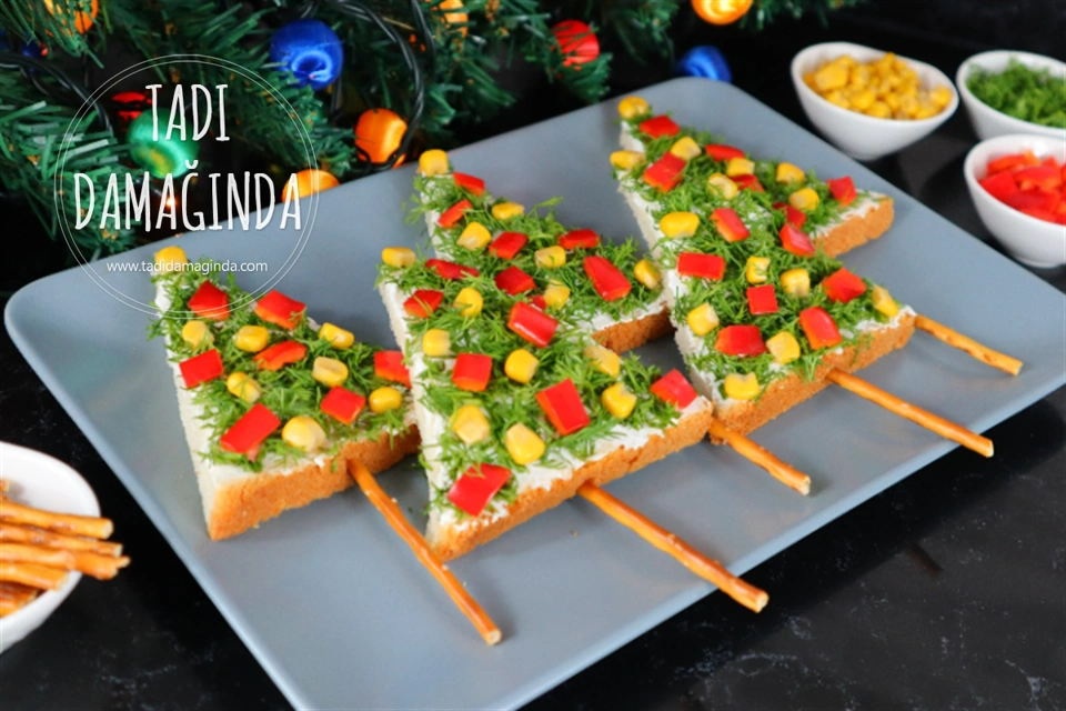 Çam Ağacı Şeklinde Labneli Ekmekler