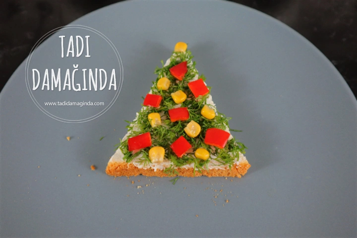 Çam Ağacı Şeklinde Labneli Ekmekler