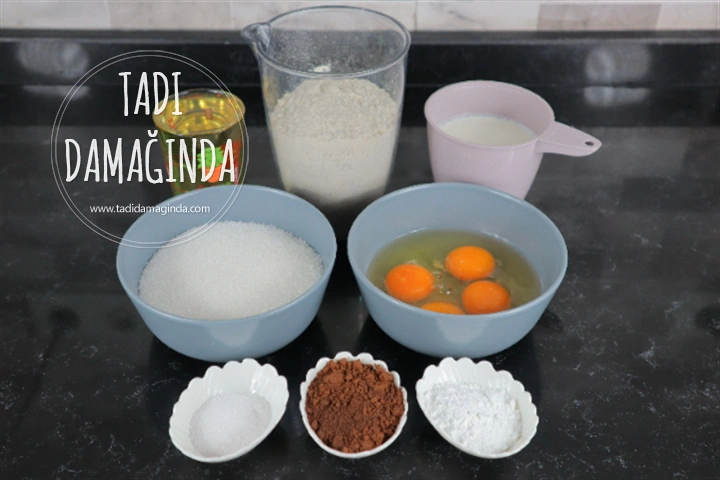 Büyük Borcamda 2 Renkli Kek