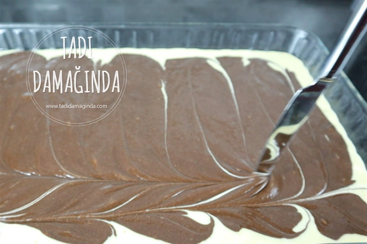 Büyük Borcamda 2 Renkli Kek