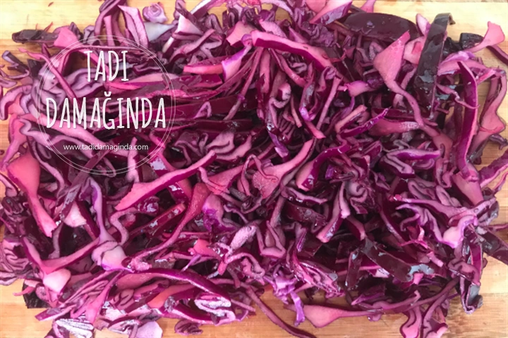 Mor Lahanalı Havuçlu Salata