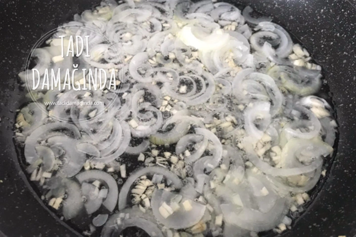 Patatesli Soğanlı Yumurta