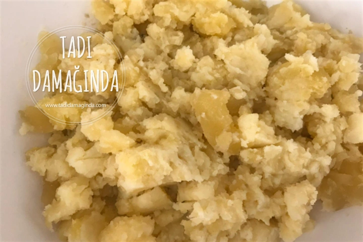 El Açması Gözleme (Patlıcanlı ve Patatesli)