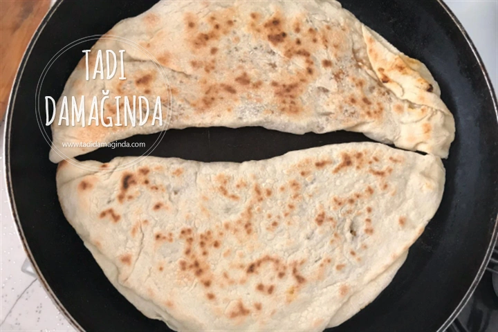 El Açması Gözleme (Patlıcanlı ve Patatesli)