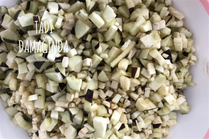 El Açması Gözleme (Patlıcanlı ve Patatesli)