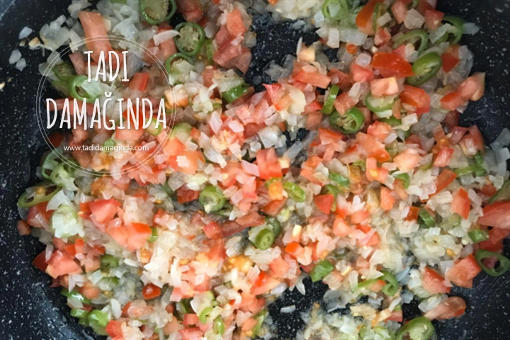 El Açması Gözleme (Patlıcanlı ve Patatesli)