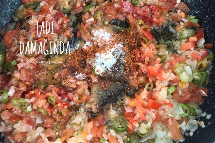 El Açması Gözleme (Patlıcanlı ve Patatesli)