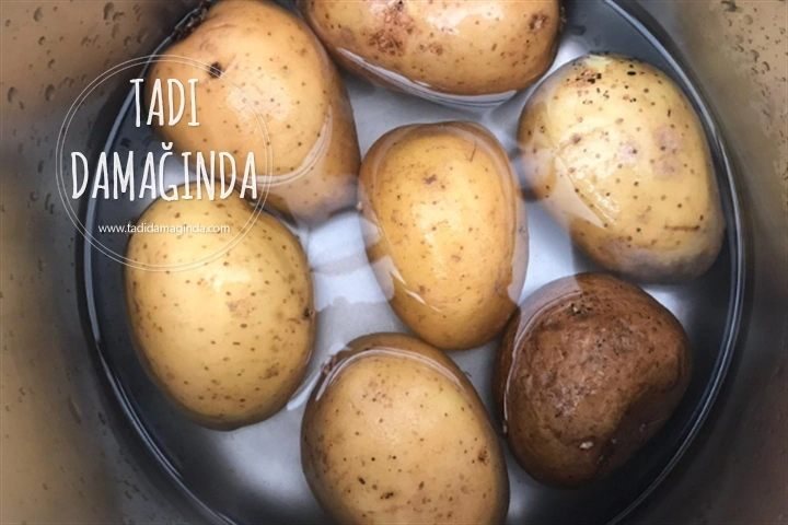 El Açması Gözleme (Patlıcanlı ve Patatesli)