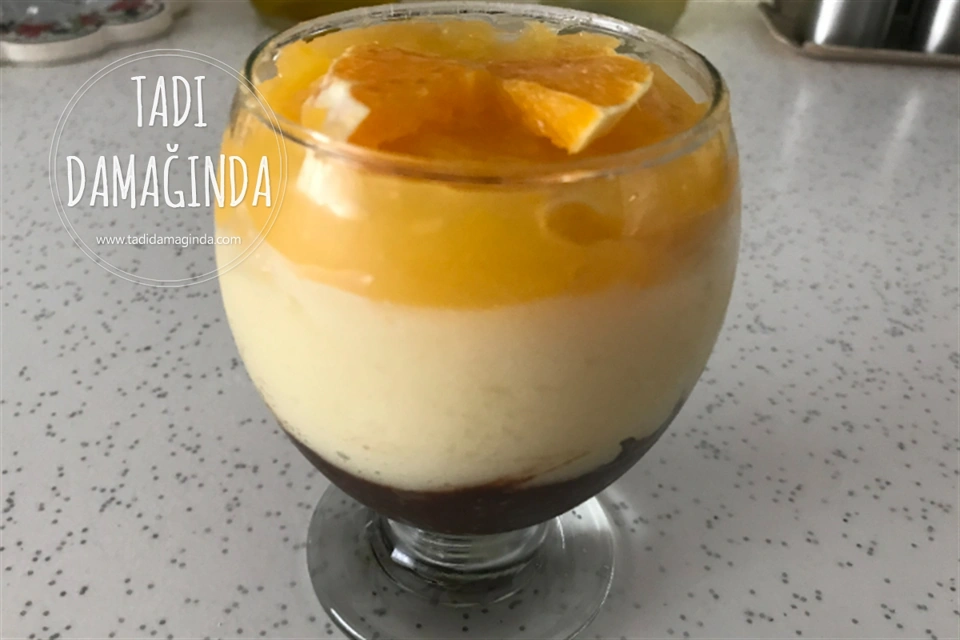 Bardakta 3 Renkli Portakallı İrimik Tatlısı