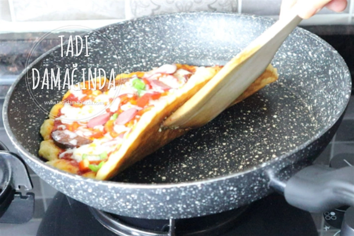 Tavada Pratik Mayasız Pizza