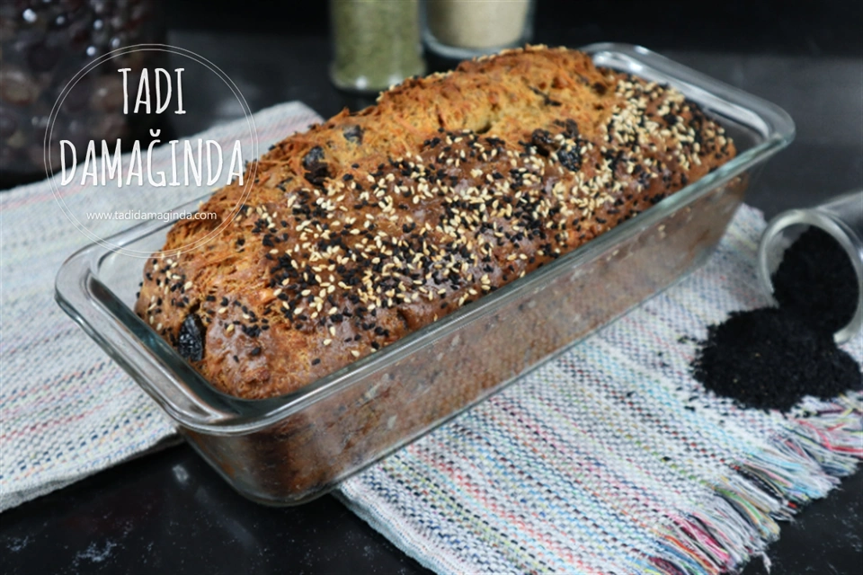 Zeytinli Hellimli Kıbrıs (Girne) Keki