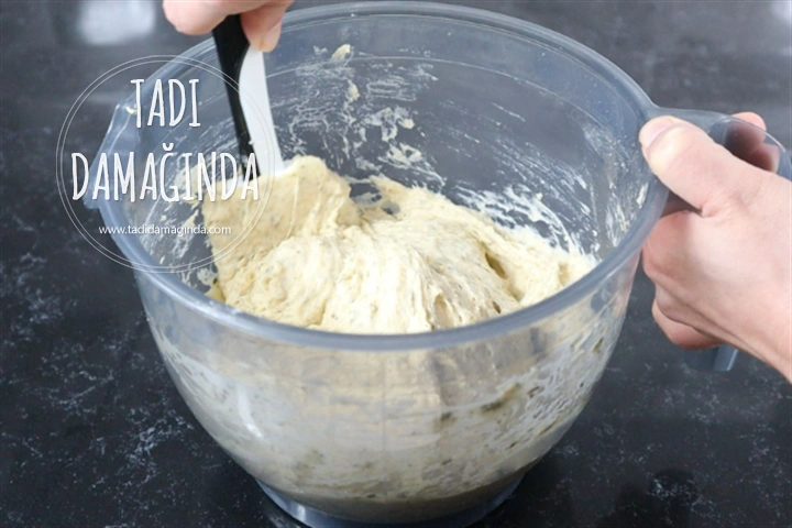 Zeytinli Hellimli Kıbrıs (Girne) Keki