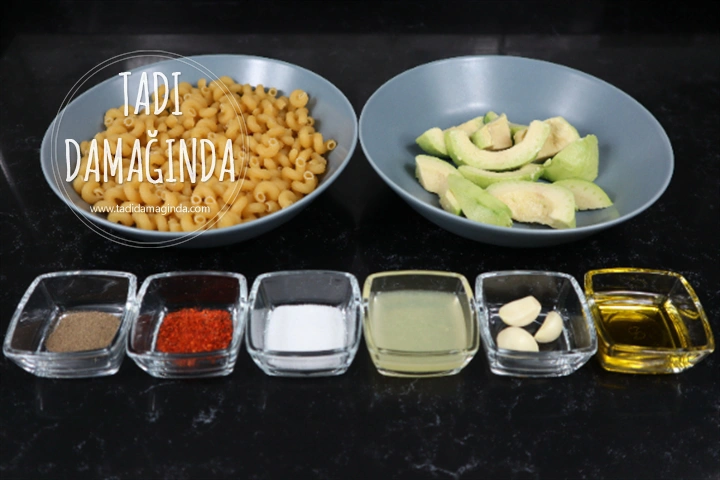 Avokado Soslu Makarna