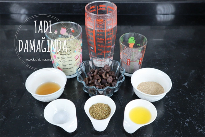 Glütensiz Zeytinli Kekikli Siyah Ekmek