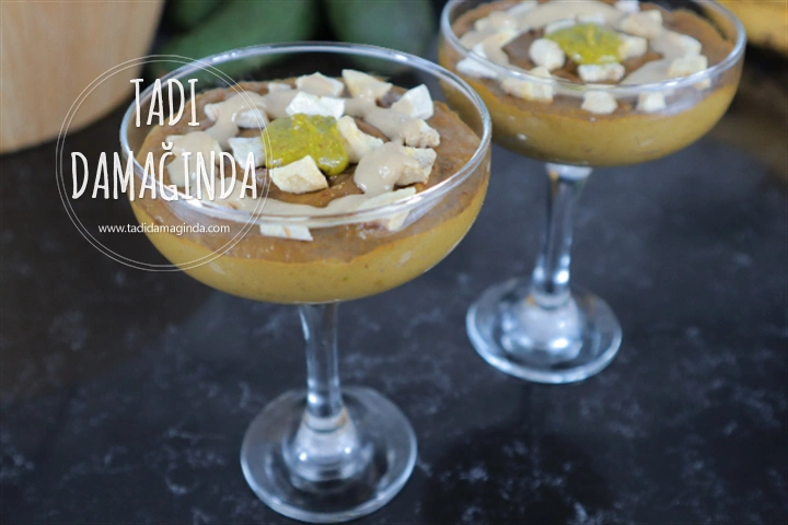 Kakaolu Antep Fıstığı Ezmeli Avokado Puding