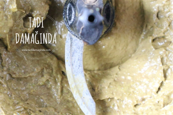 Kakaolu Antep Fıstığı Ezmeli Avokado Puding