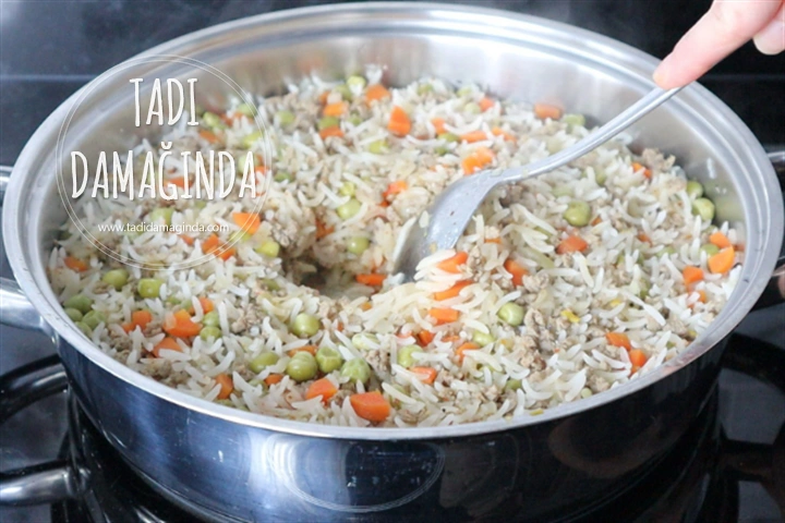 Kıymalı Sebzeli Pilav