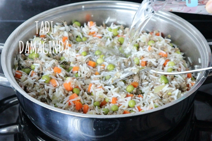 Kıymalı Sebzeli Pilav