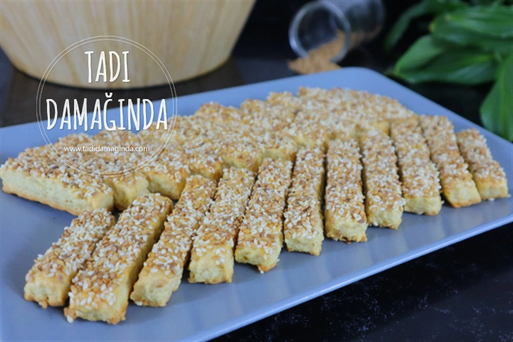 Susam Kaplı Tuzlu Çubuklar